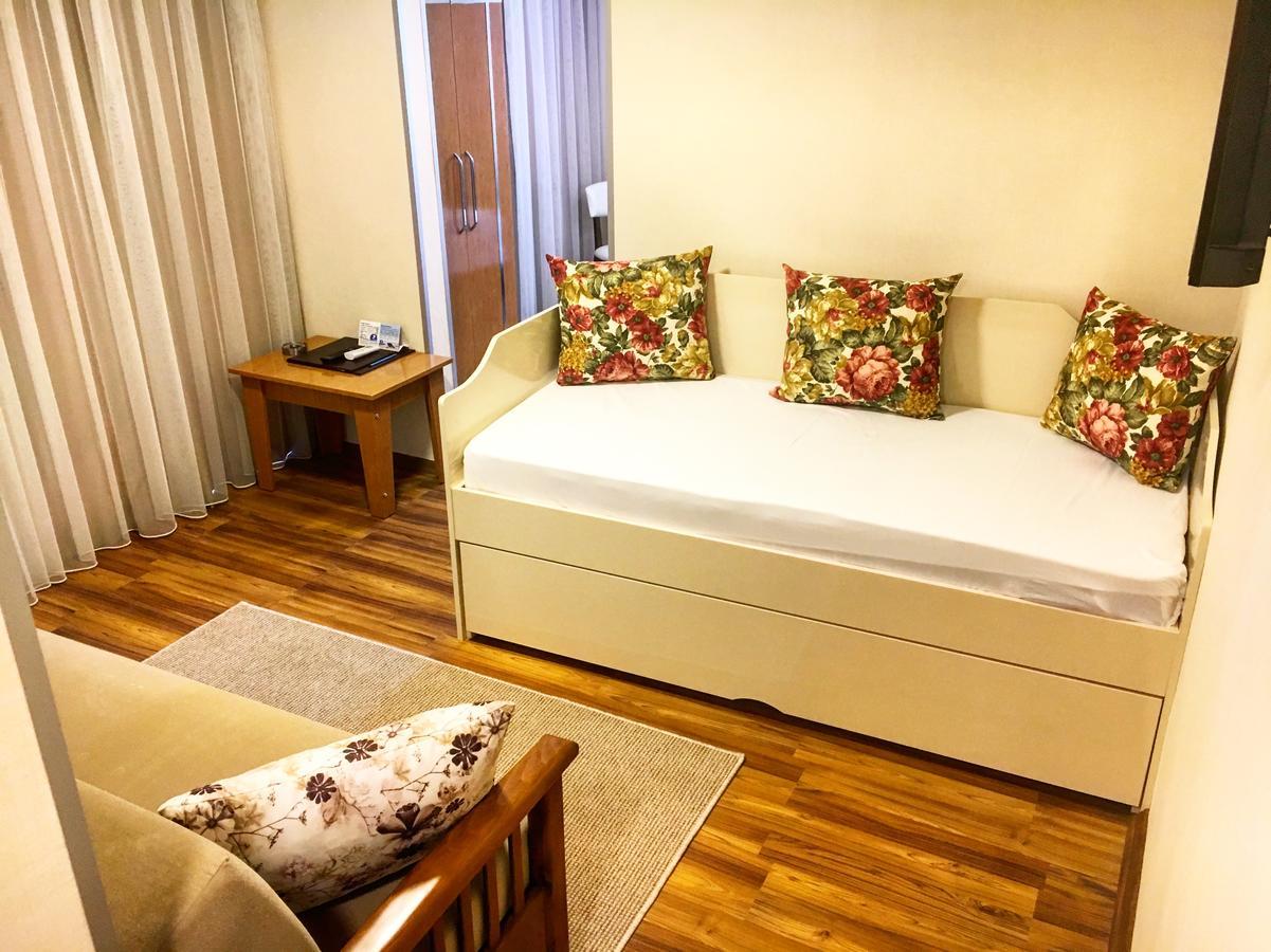 Palm Beach Otel Силифке Екстериор снимка